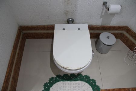 Casa à venda com 585m², 4 quartos e 4 vagasLavabo 01