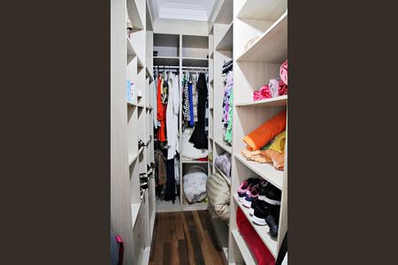 Casa à venda com 585m², 4 quartos e 4 vagasCloset da suíte 1