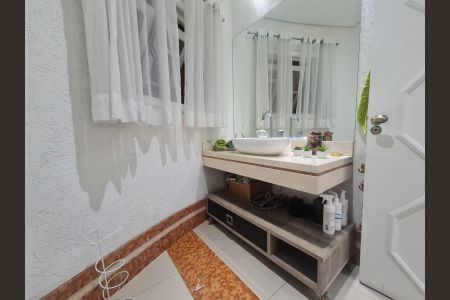 Casa à venda com 585m², 4 quartos e 4 vagasLavabo 1