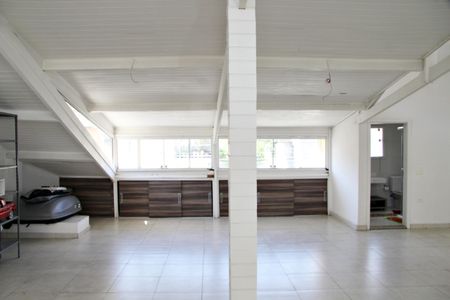 Casa à venda com 585m², 4 quartos e 4 vagasSótão