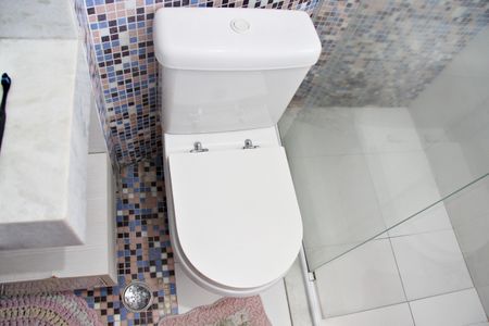 Casa à venda com 585m², 4 quartos e 4 vagasBanheiro da Suíte 4