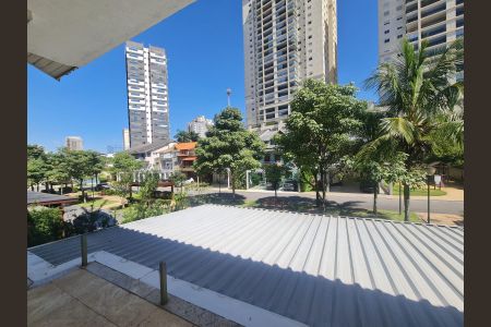 Casa à venda com 585m², 4 quartos e 4 vagasVista da Suíte 1 e Suíte 2