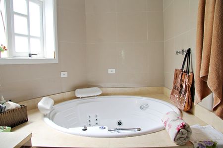 Casa à venda com 585m², 4 quartos e 4 vagasBanheiro da Suíte 1