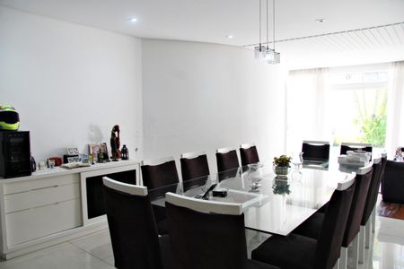 Casa à venda com 585m², 4 quartos e 4 vagasSala de Jantar