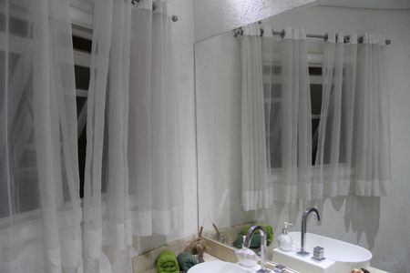 Casa à venda com 585m², 4 quartos e 4 vagasLavabo 1