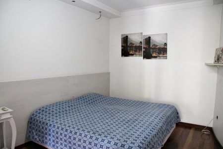 Casa à venda com 585m², 4 quartos e 4 vagasSuíte 4