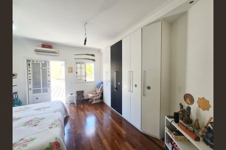 Casa à venda com 585m², 4 quartos e 4 vagasSuíte 3
