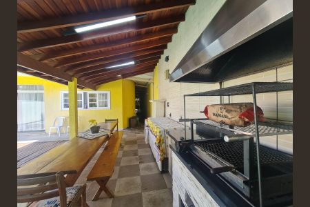 Casa à venda com 585m², 4 quartos e 4 vagasChurrasqueira e Piscina