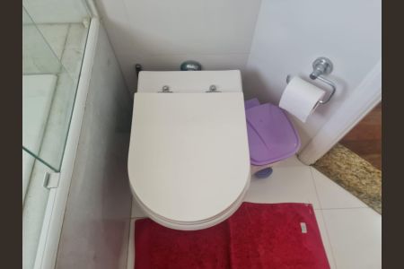 Casa à venda com 585m², 4 quartos e 4 vagasBanheiro da Suíte 2