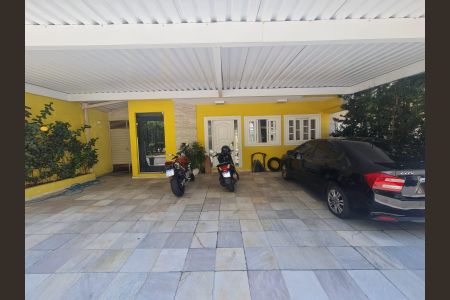 Casa à venda com 585m², 4 quartos e 4 vagasGaragem