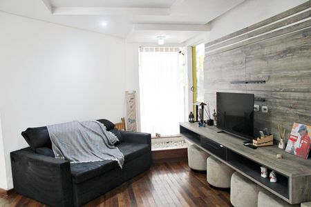 Casa à venda com 585m², 4 quartos e 4 vagasSala