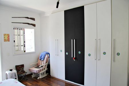 Casa à venda com 585m², 4 quartos e 4 vagasSuíte 3