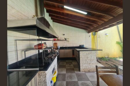 Casa à venda com 585m², 4 quartos e 4 vagasChurrasqueira e Piscina