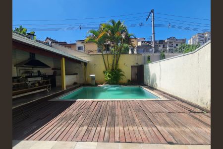 Casa à venda com 585m², 4 quartos e 4 vagasChurrasqueira e Piscina