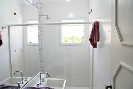 Casa à venda com 585m², 4 quartos e 4 vagasBanheiro da Suíte 4