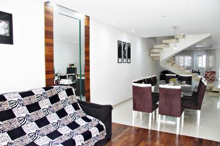 Casa à venda com 585m², 4 quartos e 4 vagasSala de Jantar