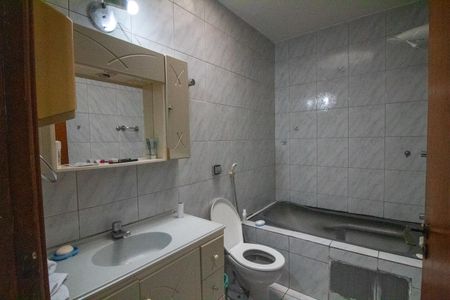 Casa à venda com 111m², 3 quartos e 1 vagaBanheiro