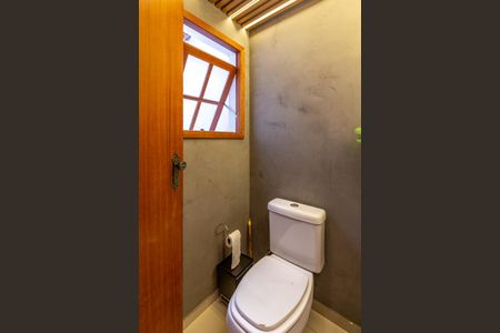 Casa à venda com 300m², 3 quartos e 2 vagasLavabo