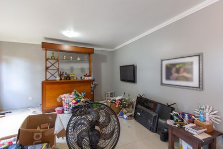 Casa à venda com 300m², 3 quartos e 2 vagasSala