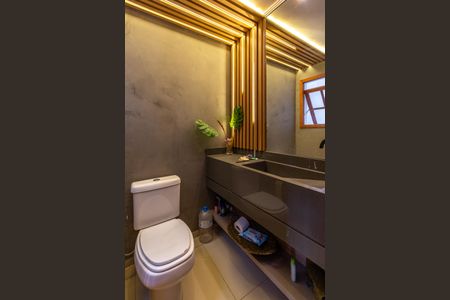 Casa à venda com 300m², 3 quartos e 2 vagasLavabo