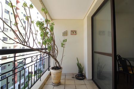 Apartamento à venda com 93m², 3 quartos e 2 vagasVaranda