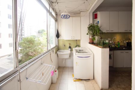 Apartamento à venda com 147m², 3 quartos e 1 vagaÁrea de Serviço