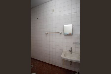 Casa à venda com 417m², 5 quartos e 3 vagas Casa à venda com 417m², 5 quartos e 3 vagasCasa 2 - Banheiro