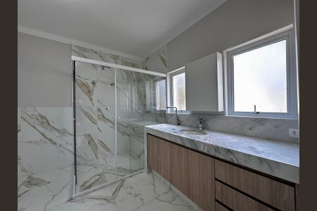 Casa à venda com 430m², 4 quartos e 6 vagas Casa à venda com 430m², 4 quartos e 6 vagasBanheiro Suíte 1