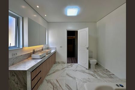 Casa à venda com 430m², 4 quartos e 6 vagas Casa à venda com 430m², 4 quartos e 6 vagasBanheiro Suíte 4