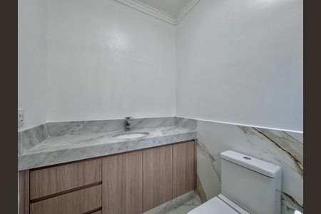 Casa à venda com 430m², 4 quartos e 6 vagas Casa à venda com 430m², 4 quartos e 6 vagasBanheiro Suíte 2