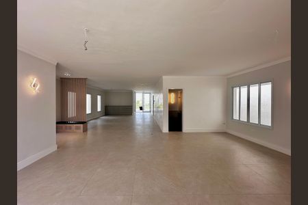 Casa à venda com 430m², 4 quartos e 6 vagas Casa à venda com 430m², 4 quartos e 6 vagasSala