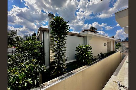 Casa à venda com 430m², 4 quartos e 6 vagas Casa à venda com 430m², 4 quartos e 6 vagasVista Suíte 1