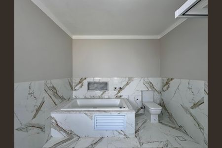 Casa à venda com 430m², 4 quartos e 6 vagas Casa à venda com 430m², 4 quartos e 6 vagasBanheiro Suíte 1