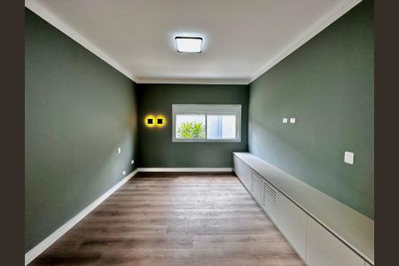 Casa à venda com 430m², 4 quartos e 6 vagas Casa à venda com 430m², 4 quartos e 6 vagasSuíte 1 - Sala Íntima