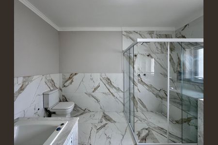 Casa à venda com 430m², 4 quartos e 6 vagas Casa à venda com 430m², 4 quartos e 6 vagasBanheiro Suíte 1