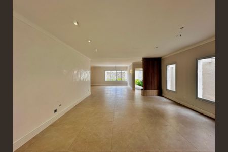 Casa à venda com 430m², 4 quartos e 6 vagas Casa à venda com 430m², 4 quartos e 6 vagasSala