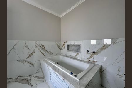 Casa à venda com 430m², 4 quartos e 6 vagas Casa à venda com 430m², 4 quartos e 6 vagasBanheiro Suíte 1