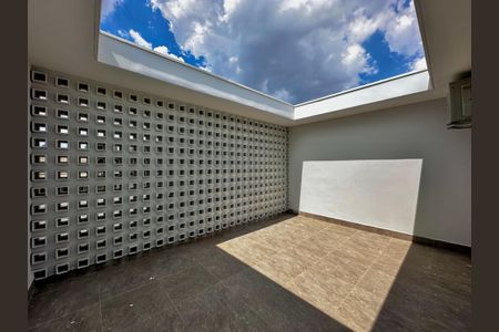 Casa à venda com 430m², 4 quartos e 6 vagas Casa à venda com 430m², 4 quartos e 6 vagasSacada Suíte 4