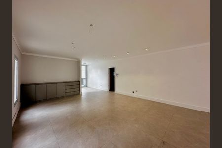 Casa à venda com 430m², 4 quartos e 6 vagas Casa à venda com 430m², 4 quartos e 6 vagasSala