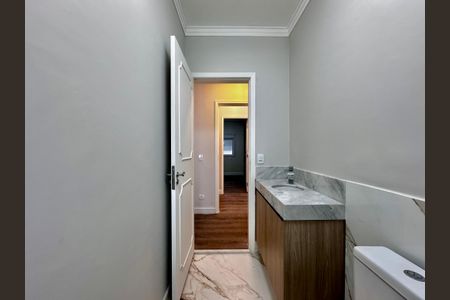 Casa à venda com 430m², 4 quartos e 6 vagas Casa à venda com 430m², 4 quartos e 6 vagasBanheiro Suíte 3