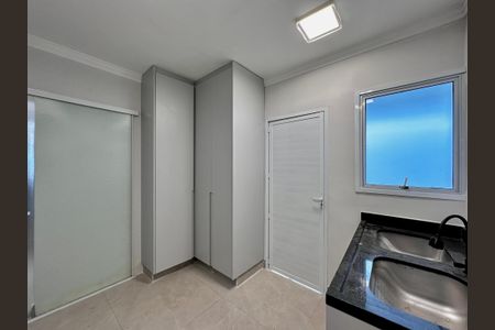 Casa à venda com 430m², 4 quartos e 6 vagas Casa à venda com 430m², 4 quartos e 6 vagasÁrea de Serviço