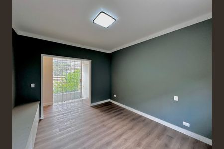 Casa à venda com 430m², 4 quartos e 6 vagas Casa à venda com 430m², 4 quartos e 6 vagasSuíte 1 - Sala Íntima