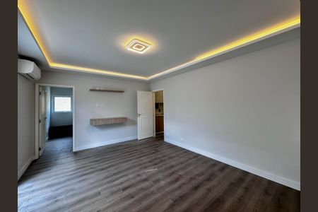 Casa à venda com 430m², 4 quartos e 6 vagas Casa à venda com 430m², 4 quartos e 6 vagasSuíte 4