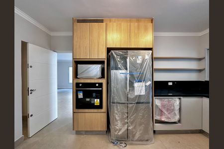 Casa à venda com 430m², 4 quartos e 6 vagas Casa à venda com 430m², 4 quartos e 6 vagasCozinha