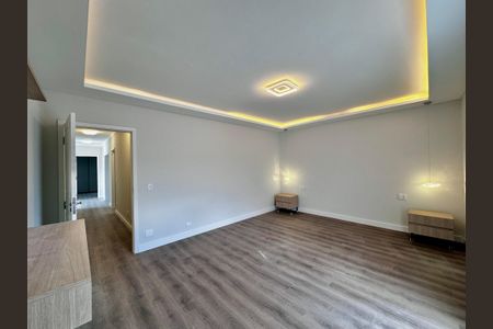 Casa à venda com 430m², 4 quartos e 6 vagas Casa à venda com 430m², 4 quartos e 6 vagasSuíte 4