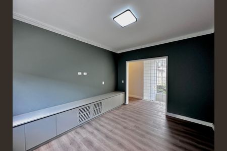 Casa à venda com 430m², 4 quartos e 6 vagas Casa à venda com 430m², 4 quartos e 6 vagasSuíte 1 - Sala Íntima