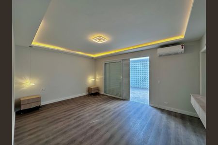 Casa à venda com 430m², 4 quartos e 6 vagas Casa à venda com 430m², 4 quartos e 6 vagasSuíte 4