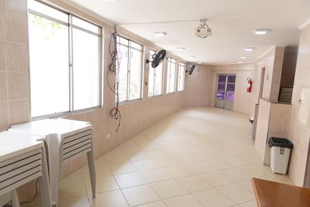Apartamento à venda com 78m², 2 quartos e 1 vaga Apartamento à venda com 78m², 2 quartos e 1 vagaÁrea comum - Salão de Festas