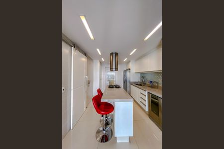 Apartamento à venda com 210m², 4 quartos e 3 vagasCozinha