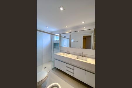 Apartamento à venda com 210m², 4 quartos e 3 vagasBanheiro da Suíte 3